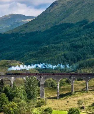 Staune über den fotogenen Glenfinnan Viadukt